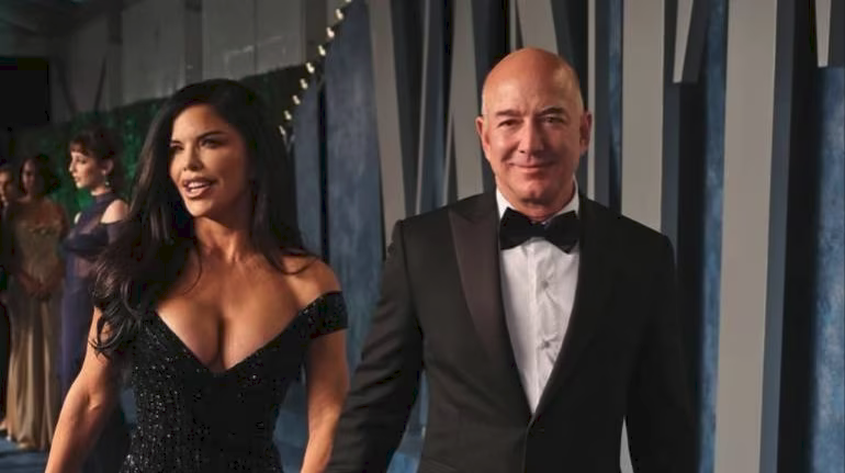 Amazon Founder, Jeff Bezos, Reportedly Announces Engagement to Girlfriend, Lauren Sanchez